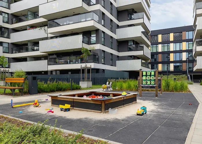 Nowoczesny Apartament Z Parkingiem Na Alei Pokoju W Krakowie By Noclegi Renters