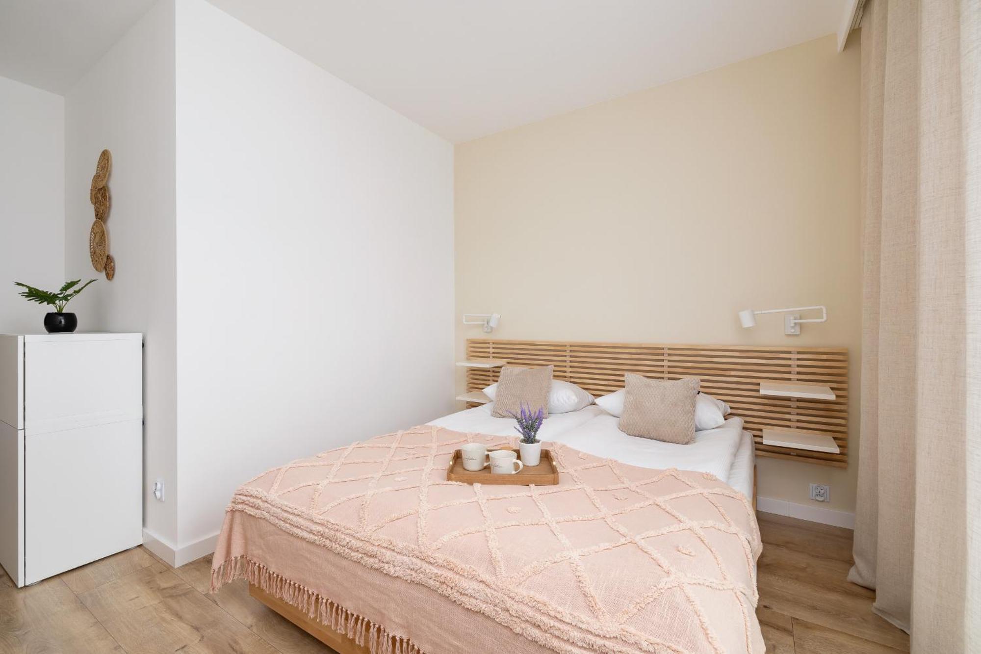 Apartament Nowoczesny Z Parkingiem Na Alei Pokoju W Krakowie By Renters Kraków