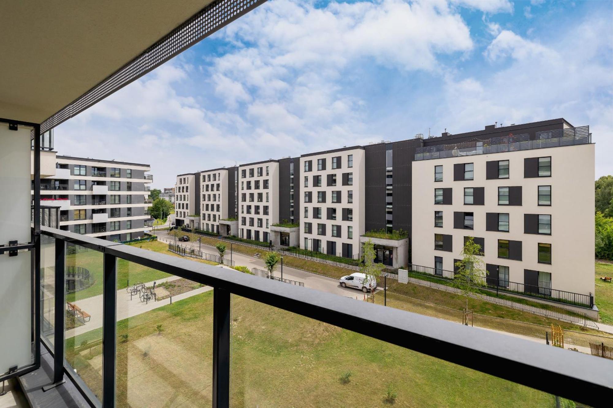 Apartament Nowoczesny Z Parkingiem Na Alei Pokoju W Krakowie By Renters *