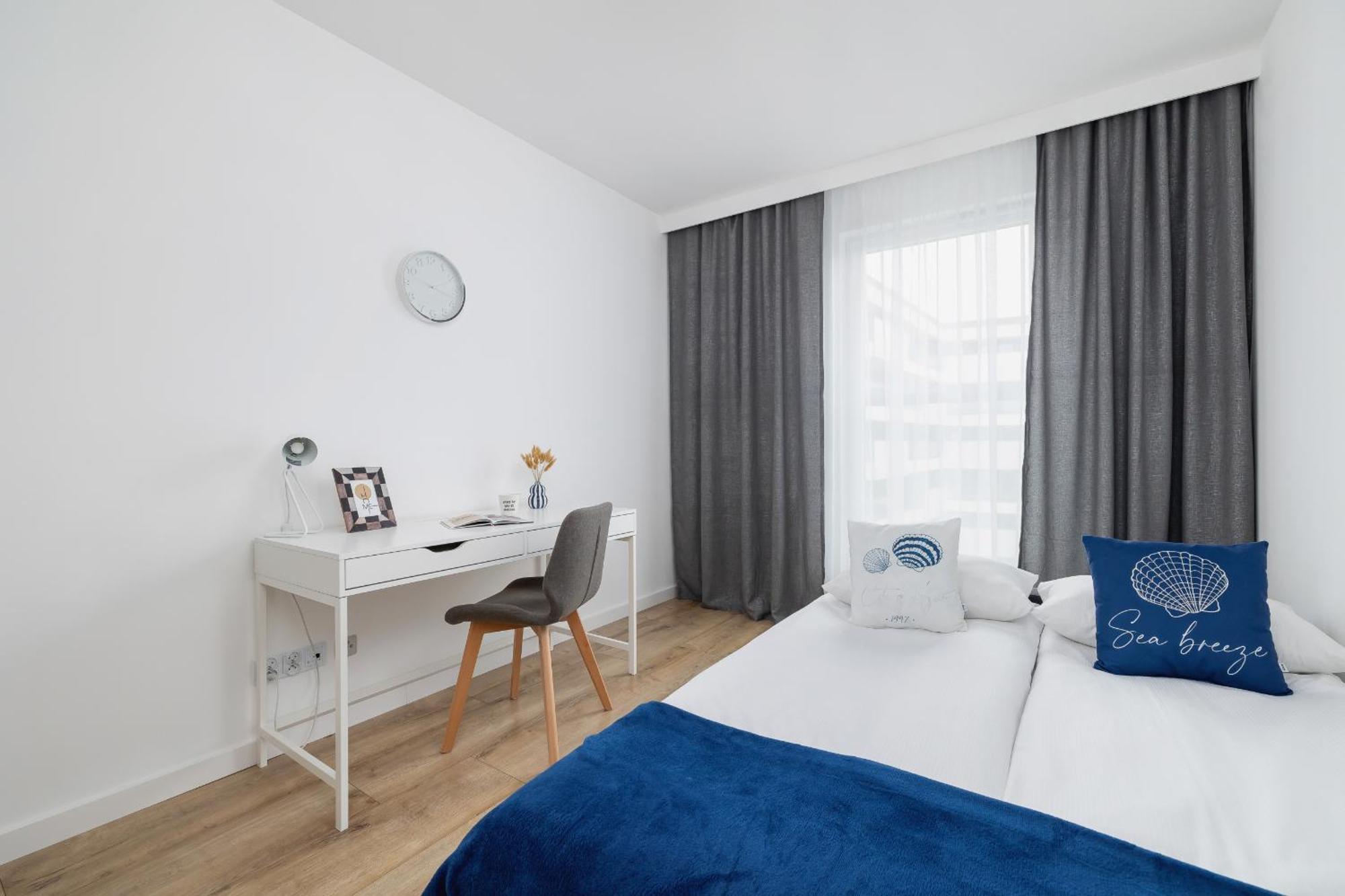 Apartament Nowoczesny Z Parkingiem Na Alei Pokoju W Krakowie By Renters
